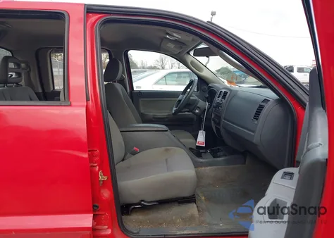 2006 Dodge Dakota Slt z USA, uszkodzony, nr VIN 1D7HW48N46S689746
